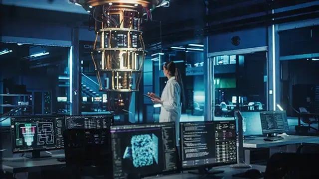 quantum-woman-computer-640x360